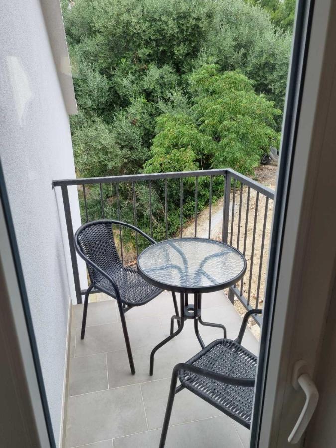 Apartmani Tolj Makarska Luaran gambar