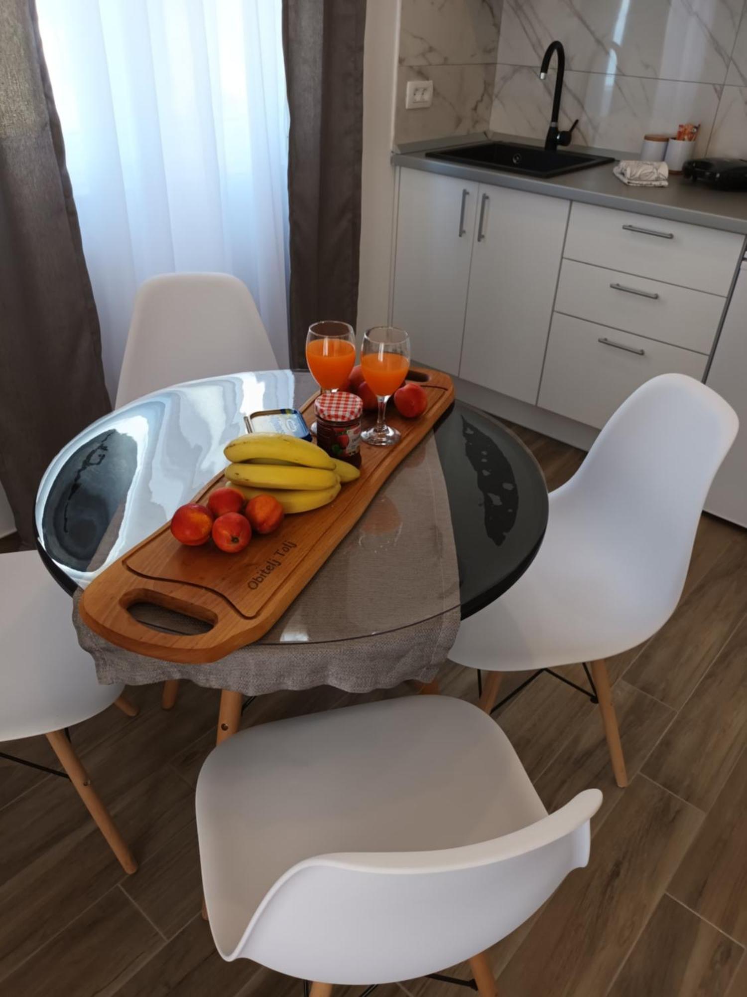 Apartmani Tolj Makarska Luaran gambar
