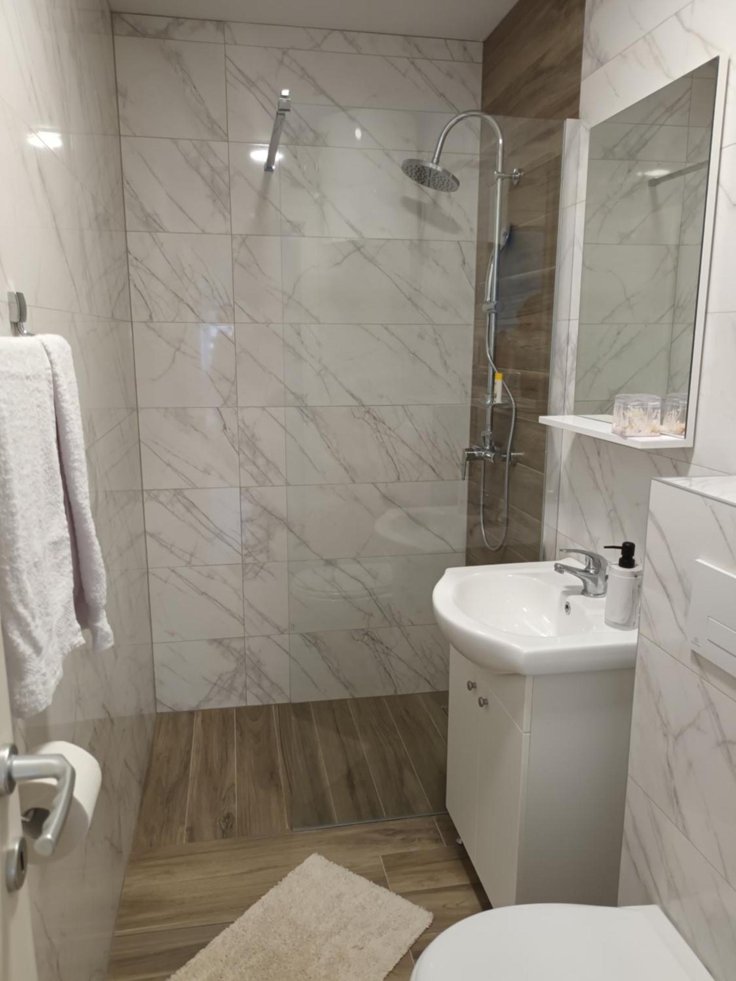 Apartmani Tolj Makarska Luaran gambar